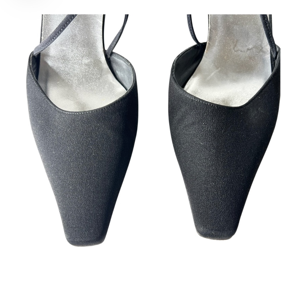 Stuart Weitzman Black Pointed-Toe Kitten Heel Size 7.5 - Picture 2 of 7